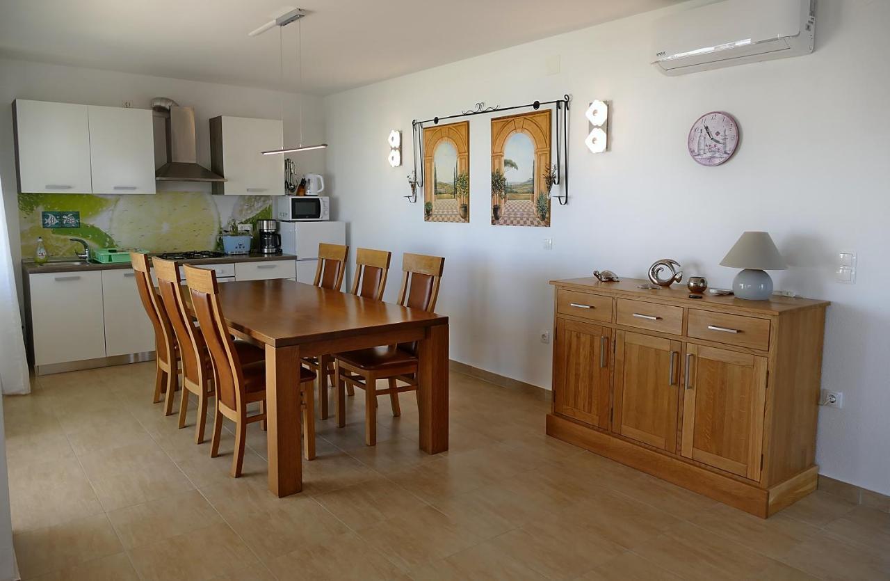 Apartments Le Mare - Pool, Sandstrand, Meerblick, W-Lan, Grill Privlaka  Eksteriør bilde
